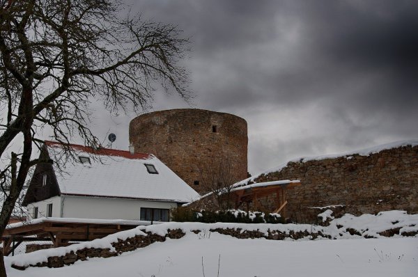 Zřícenina hradu Heselburg a vila Albrecht - Apartmány zámek Vimperk.